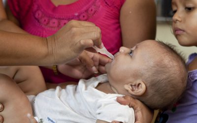 Vacunar va más allá de la pediatría y se recomienda de 0 a 100 años