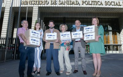 Los pediatras de Atención Primaria entregan más de 215.000 firmas al Ministerio de Sanidad para reclamar el derecho de todos los niños en España a recibir la misma atención sanitaria