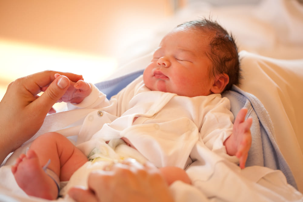 Nirsevimab para la prevención del VRS en recién nacidos prematuros tardíos y a término sanos