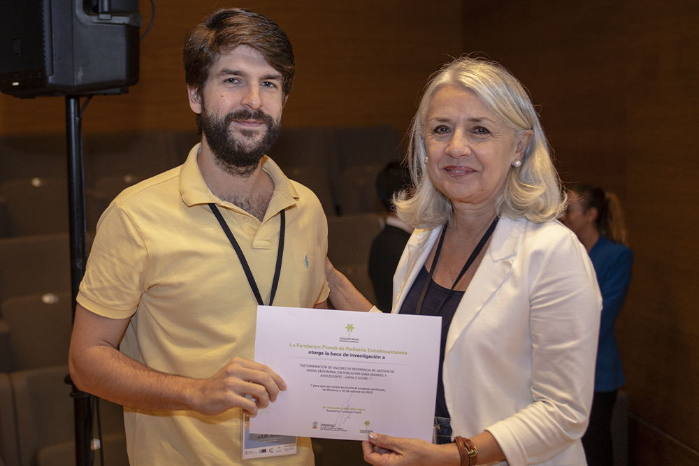 Ángeles Learte entrega la beca de investigación de la Fundación Prandi