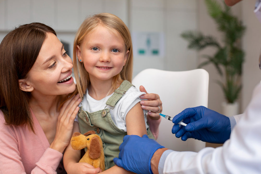 Pediatras demandan la vacunación universal en niños