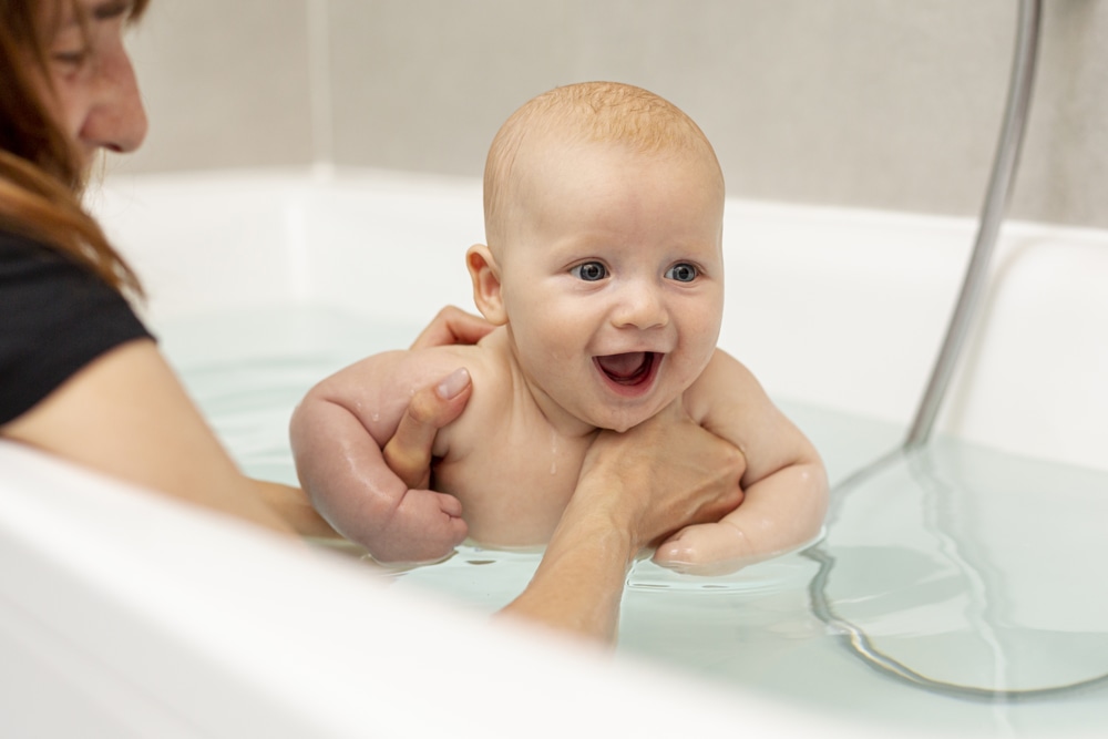 Asociación del uso de jabón en el baño de lactantes de 18 meses con la prevalencia de enfermedades alérgicas a los 3 años.