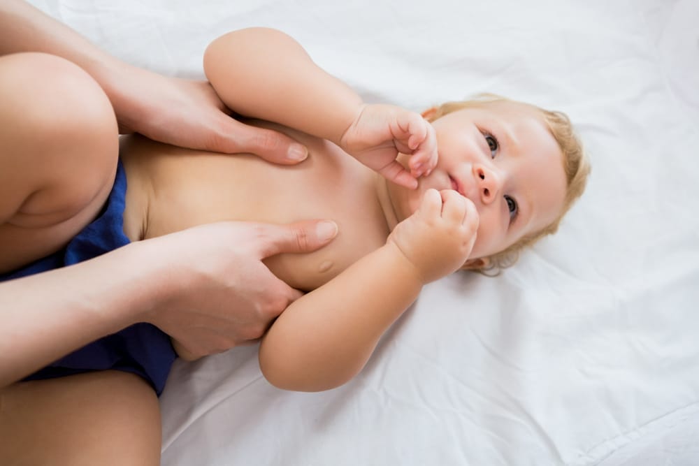 Hallazgos cutáneos atípicos de la enfermedad mano-pie-boca en niños