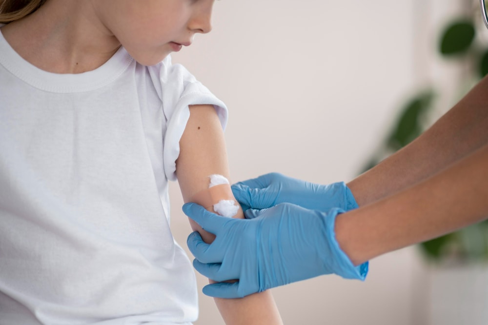 La vacuna frente a meningococo B es eficaz para prevenir casos de sepsis y meningitis